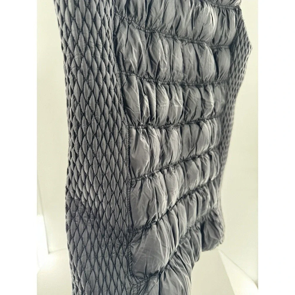 Calvin Klein Vest Sz M Black Duck Down Puffer Quilted Performance Pockets - Picture 3 of 11